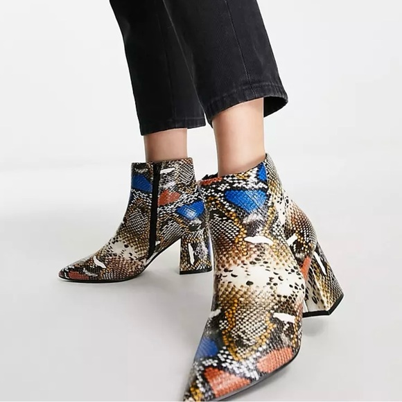 BAMBOO Shoes - Pointy Toe Chunky Block Heel Ankle Booties Faux Snakeskin 5.5